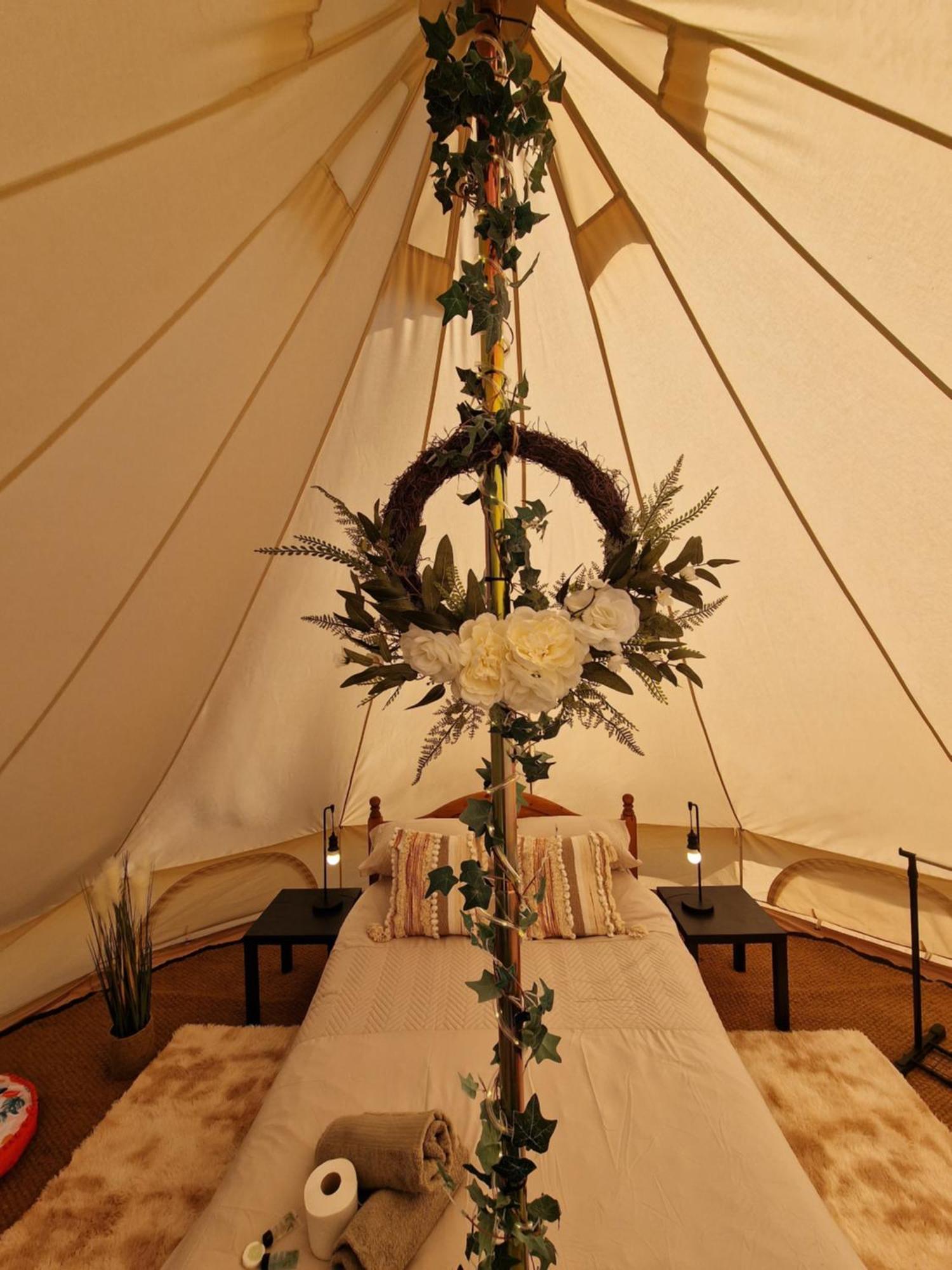 Beautiful 1-Bed Bell Tent In Голігед Екстер'єр фото